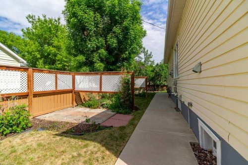 1826 5 Avenue North, Lethbridge, AB - Outdoor With Exterior