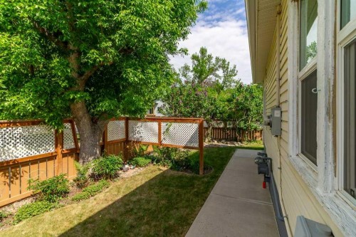 1826 5 Avenue North, Lethbridge, AB - Outdoor