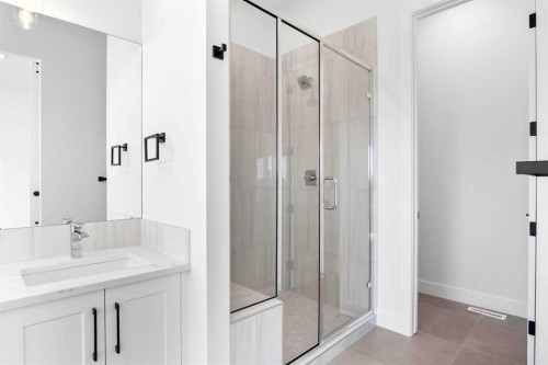622 Mandalay Boulevard, Carstairs, AB - Indoor Photo Showing Bathroom