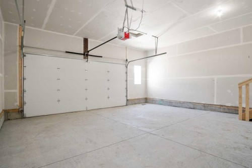 622 Mandalay Boulevard, Carstairs, AB - Indoor Photo Showing Garage