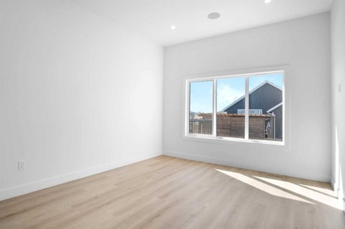 622 Mandalay Boulevard, Carstairs, AB - Indoor Photo Showing Other Room