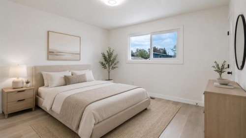 172 Pinewind Road Ne, Calgary, AB - Indoor Photo Showing Bedroom