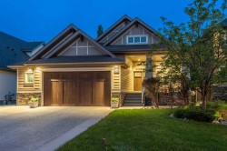 120 Elgin Estates View SE Calgary, AB T2Z 0N7