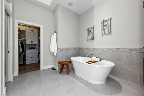 120 Elgin Estates View Se, Calgary, AB - Indoor Photo Showing Bathroom