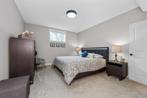 120 Elgin Estates View Se, Calgary, AB - Indoor Photo Showing Bedroom