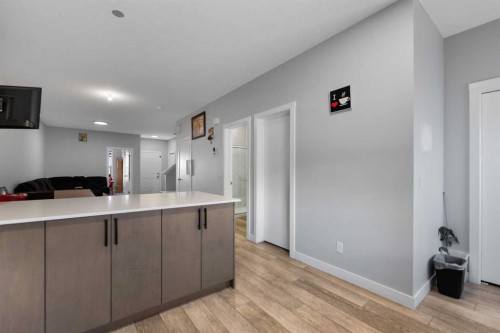 123 Corner Glen Drive Ne, Calgary, AB - Indoor Photo Showing Kitchen