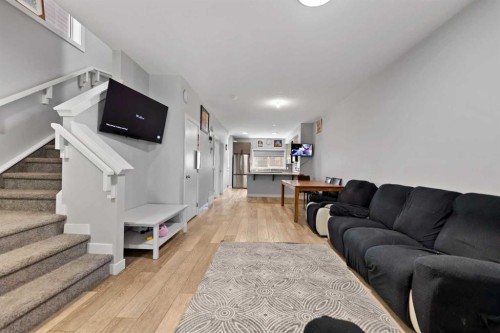 123 Corner Glen Drive Ne, Calgary, AB - Indoor Photo Showing Living Room