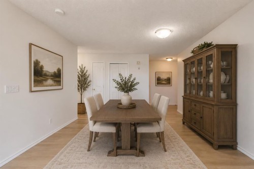 301-7301 Valleyview Park Se, Calgary, AB - Indoor Photo Showing Dining Room