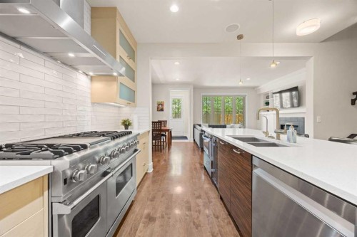 729 4 Street Nw, Calgary, AB - Indoor Photo Showing Kitchen With Stainless Steel Kitchen With Double Sink With Upgraded Kitchen