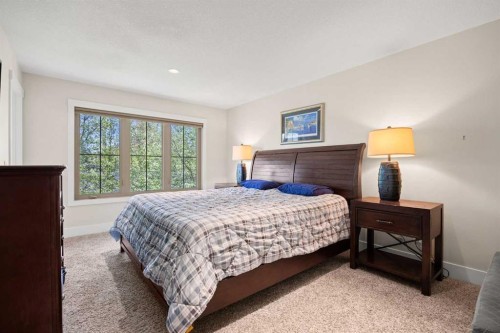 729 4 Street Nw, Calgary, AB - Indoor Photo Showing Bedroom