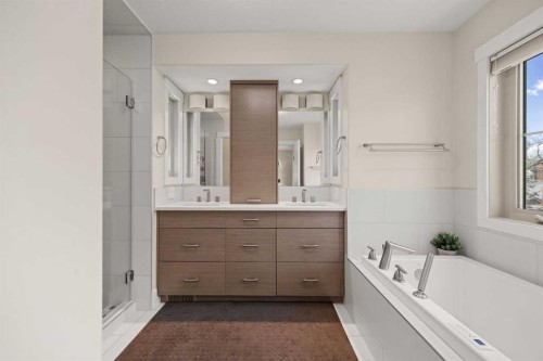 729 4 Street Nw, Calgary, AB - Indoor Photo Showing Bathroom