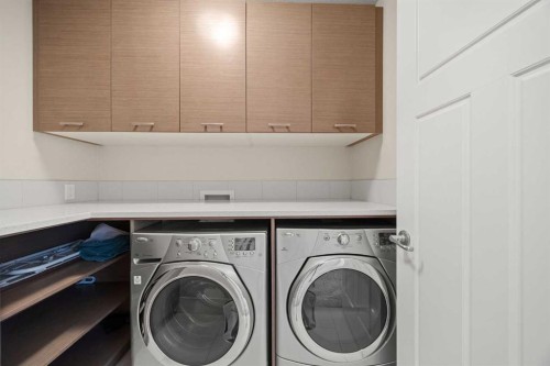 729 4 Street Nw, Calgary, AB - Indoor Photo Showing Laundry Room