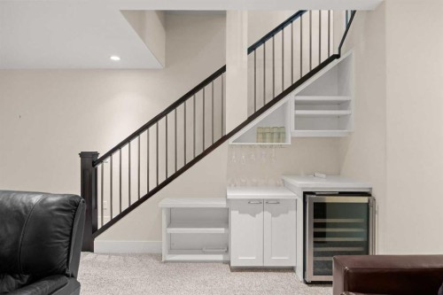 729 4 Street Nw, Calgary, AB - Indoor Photo Showing Other Room