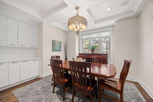 729 4 Street Nw, Calgary, AB - Indoor Photo Showing Dining Room