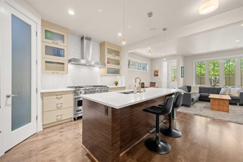 729 4 Street Nw, Calgary, AB - Indoor Photo Showing Kitchen With Double Sink With Upgraded Kitchen