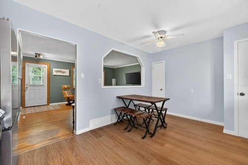 1632 Robson Crescent Se, Calgary, AB - Indoor