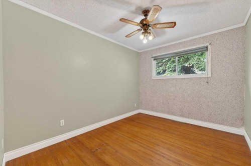 1632 Robson Crescent Se, Calgary, AB - Indoor Photo Showing Other Room