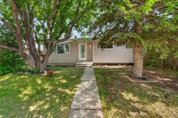 1632 Robson Crescent SE Calgary, AB T2A 1Y7