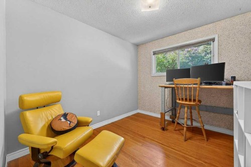 1632 Robson Crescent Se, Calgary, AB - Indoor Photo Showing Other Room