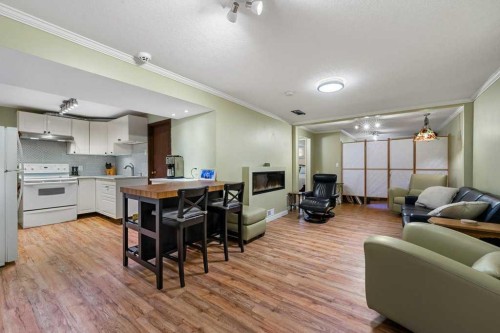 1632 Robson Crescent Se, Calgary, AB - Indoor Photo Showing Other Room