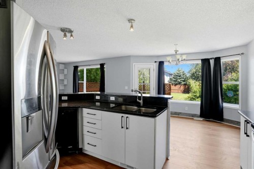 141 Shannon Square Sw, Calgary, AB 