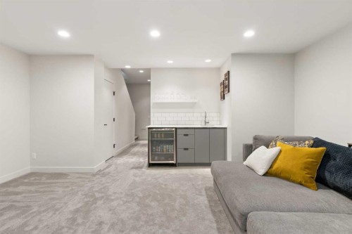 5406 21 Street Sw, Calgary, AB 