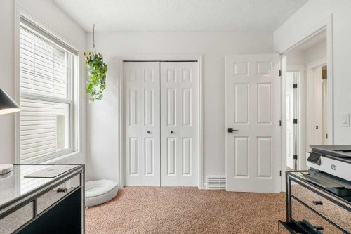 262 Autumn Circle Se, Calgary, AB 