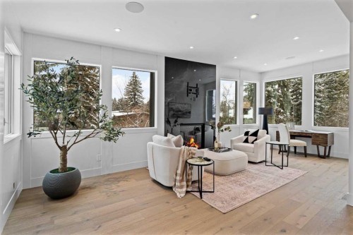 1016 Beverley Boulevard Sw, Calgary, AB - Indoor
