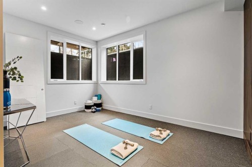 1016 Beverley Boulevard Sw, Calgary, AB - Indoor