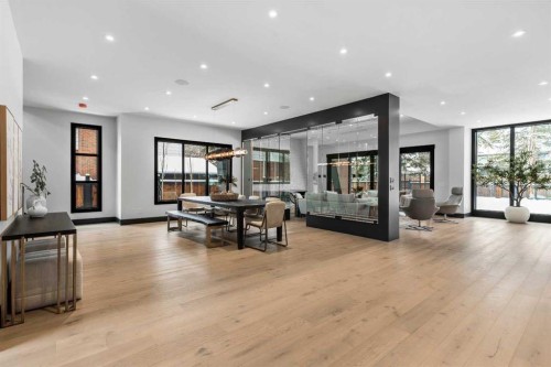 1016 Beverley Boulevard Sw, Calgary, AB - Indoor