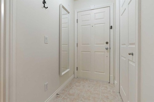 310-1631 28 Avenue Sw, Calgary, AB - Indoor Photo Showing Other Room