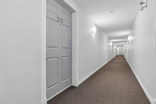 310-1631 28 Avenue Sw, Calgary, AB - Indoor Photo Showing Other Room