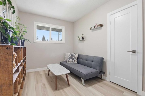 8343 48 Avenue Nw, Calgary, AB - Indoor