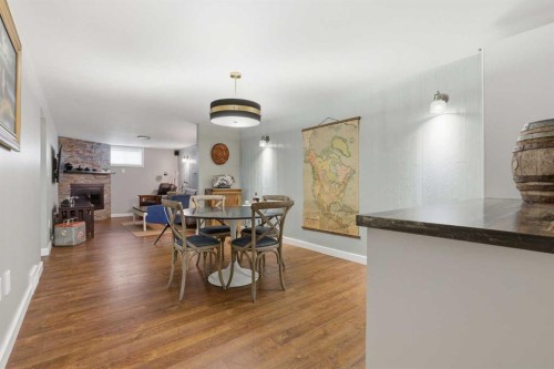 8343 48 Avenue Nw, Calgary, AB - Indoor Photo Showing Dining Room