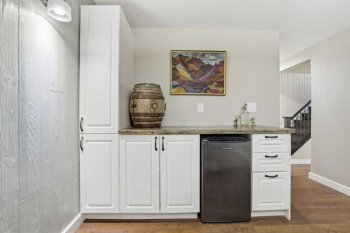 8343 48 Avenue Nw, Calgary, AB - Indoor