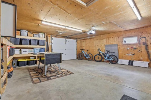 8343 48 Avenue Nw, Calgary, AB - Indoor Photo Showing Garage