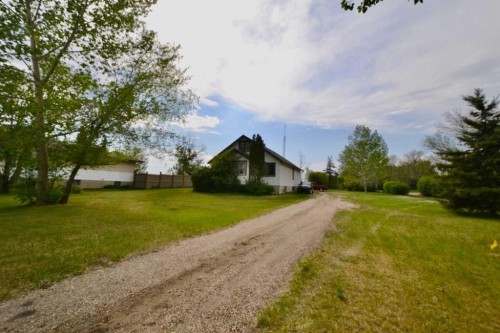 308 Walsh Avenue, Acme, AB - Outdoor