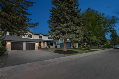 111 Canata Close Sw, Calgary, AB - Outdoor With Facade