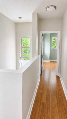 131 8 Avenue Ne, Calgary, AB 