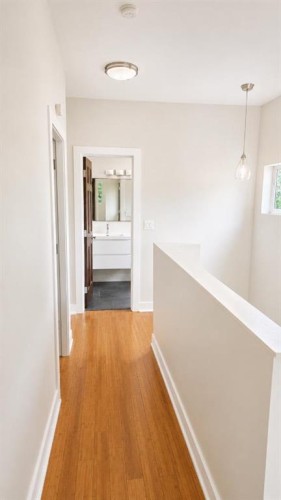 131 8 Avenue Ne, Calgary, AB 