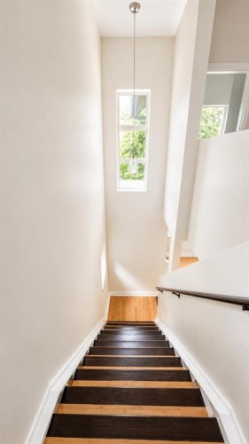 131 8 Avenue Ne, Calgary, AB 