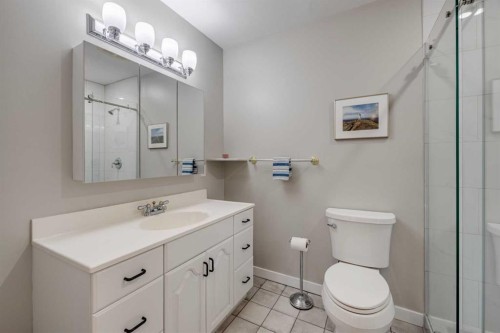41 Elk Valley Crescent, Bragg Creek, AB - Indoor Photo Showing Bathroom