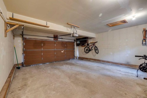 41 Elk Valley Crescent, Bragg Creek, AB - Indoor Photo Showing Garage
