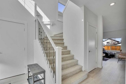 92 Prestwick Heath Se, Calgary, AB - Indoor Photo Showing Other Room