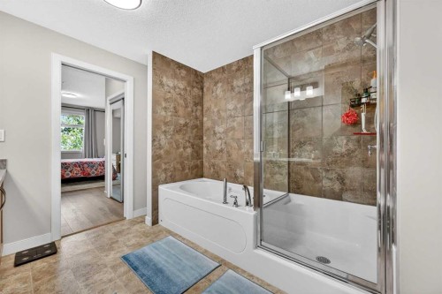 216-35 Aspenmont Heights Sw, Calgary, AB - Indoor Photo Showing Bathroom
