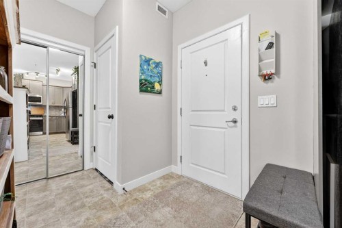 216-35 Aspenmont Heights Sw, Calgary, AB - Indoor Photo Showing Other Room