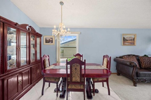 452 Manora Way Ne, Calgary, AB - Indoor Photo Showing Dining Room