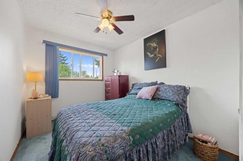 452 Manora Way Ne, Calgary, AB - Indoor Photo Showing Bedroom