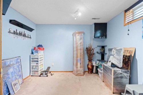 452 Manora Way Ne, Calgary, AB - Indoor