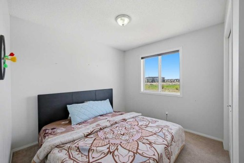 86 Saddlecrest Close Ne, Calgary, AB - Indoor Photo Showing Bedroom